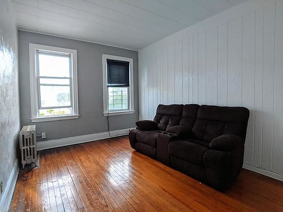 3rd image of 62-02 62nd Ave #R2