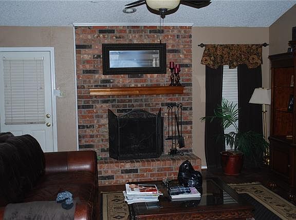 5th image of 115 Creekside Ln