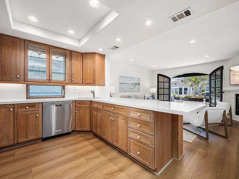 117 Marine Ave #A — Photo 40