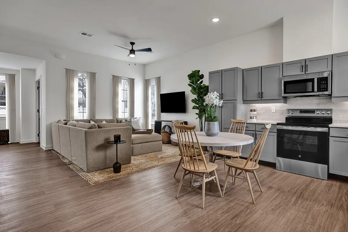 West Row Lofts & Townhomes — Photo 1