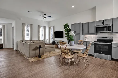 West Row Lofts & Townhomes Photo 1