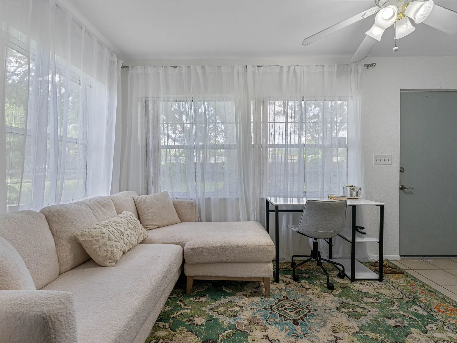 2 bed, 988 sqft, $2,100 — Photo 3