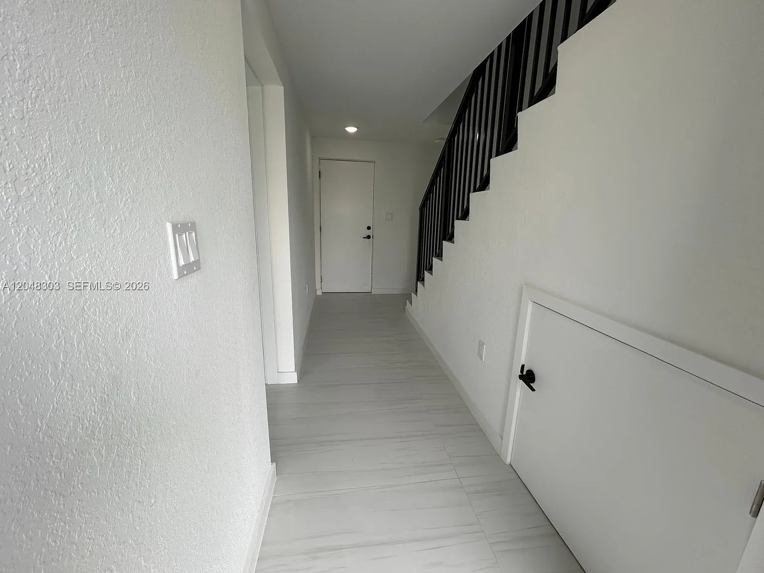 1 bed, 594 sqft, $2,000 — Photo 2