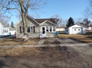 409 E Wood St, Colfax, IL