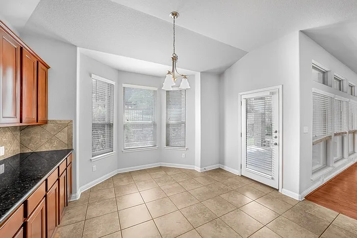 310 Bellagio Dr — Photo 7