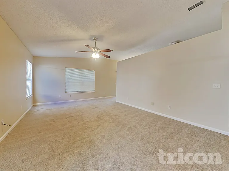 1293 Munson Cove Dr — Photo 3