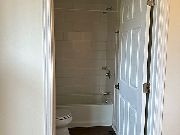 4th image of 2724 Rockport Ln