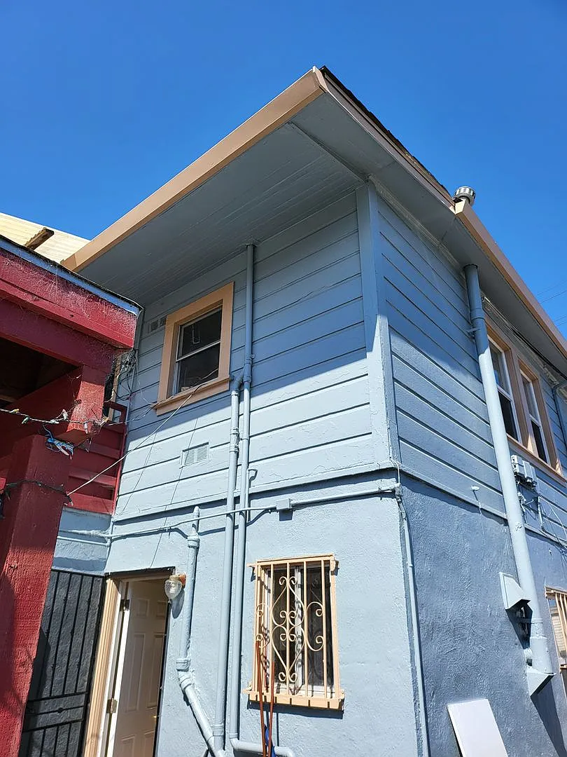 400 South St photo 1