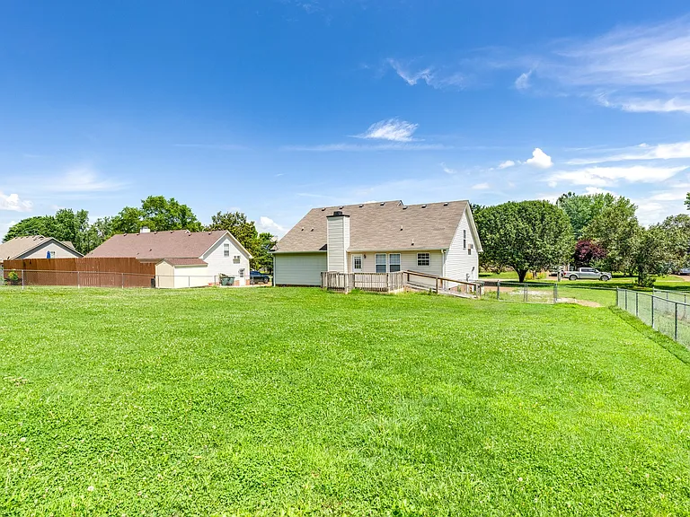 125 Grant Ct — Photo 35