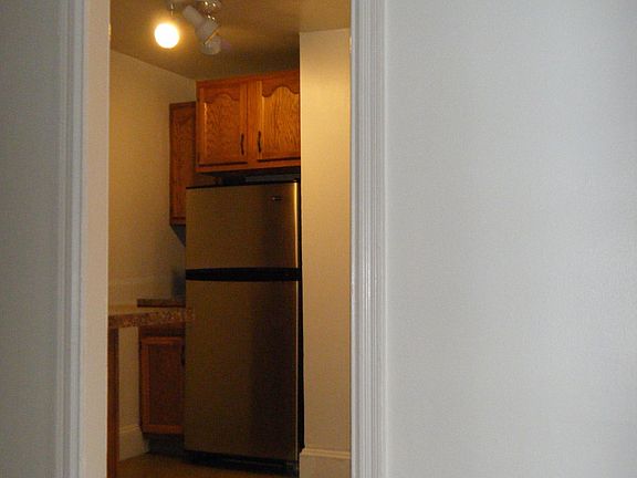 5th image of 26 W Greenwood Ave APT 3
