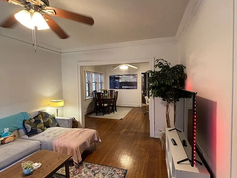 Newport Manor — Photo 14