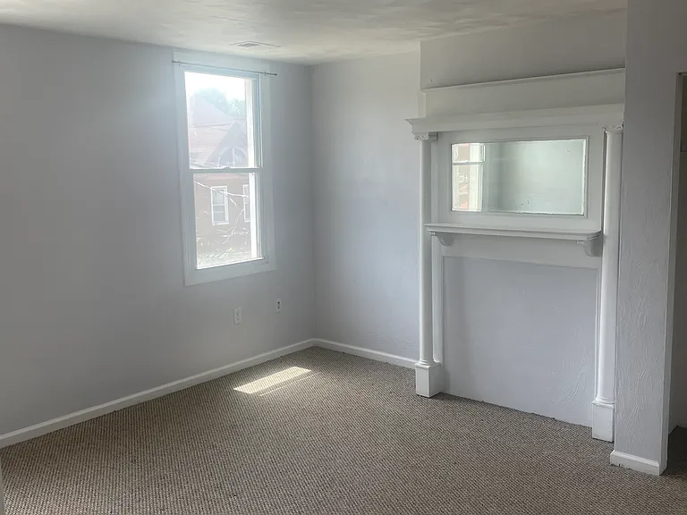569 Greenfield Ave — Photo 11