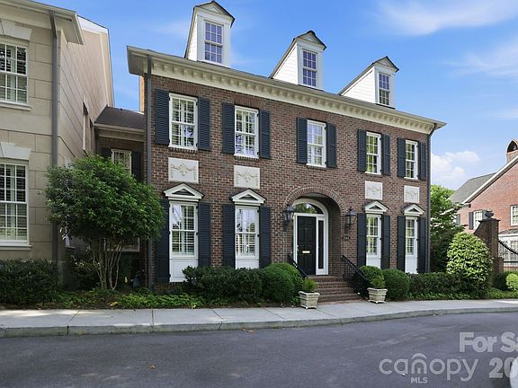 4th image of 2044 Queens Rd W