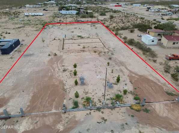 15574 Sundrop Dr, El Paso, TX 79938