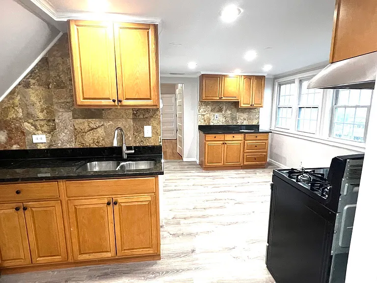 131 Josephine Ave #3 — Photo 1