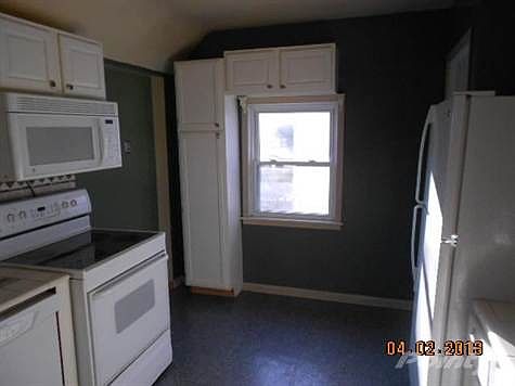 2nd image of 14606 Russell Ave
