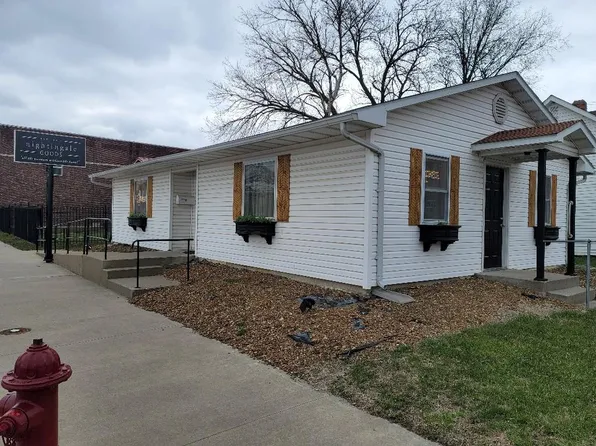 215 E Broadway St, Brunswick, MO 65236