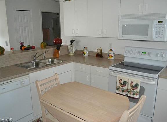 3rd image of 517 NW 18th Pl
