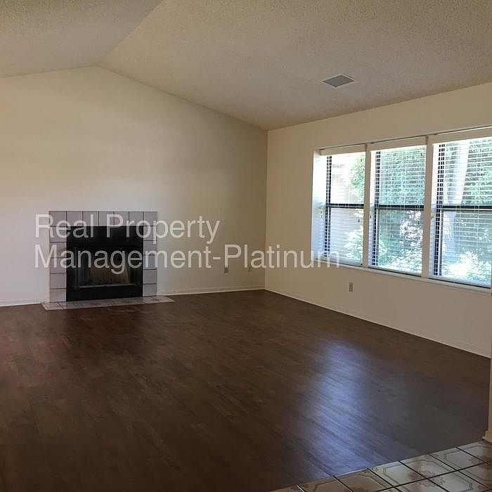 2nd image of 955 Joshua Ave #0