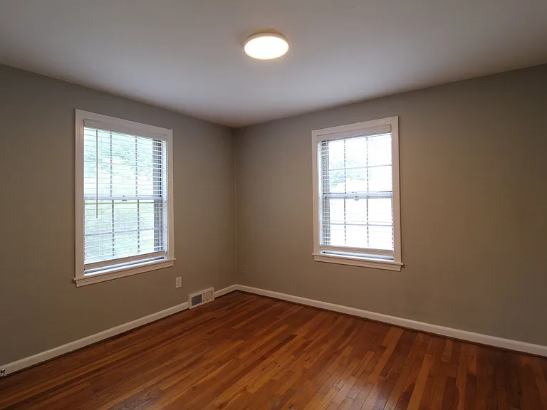 7518 Terrace St — Photo 12