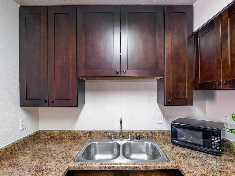 Peppertree Apartments — Photo 66