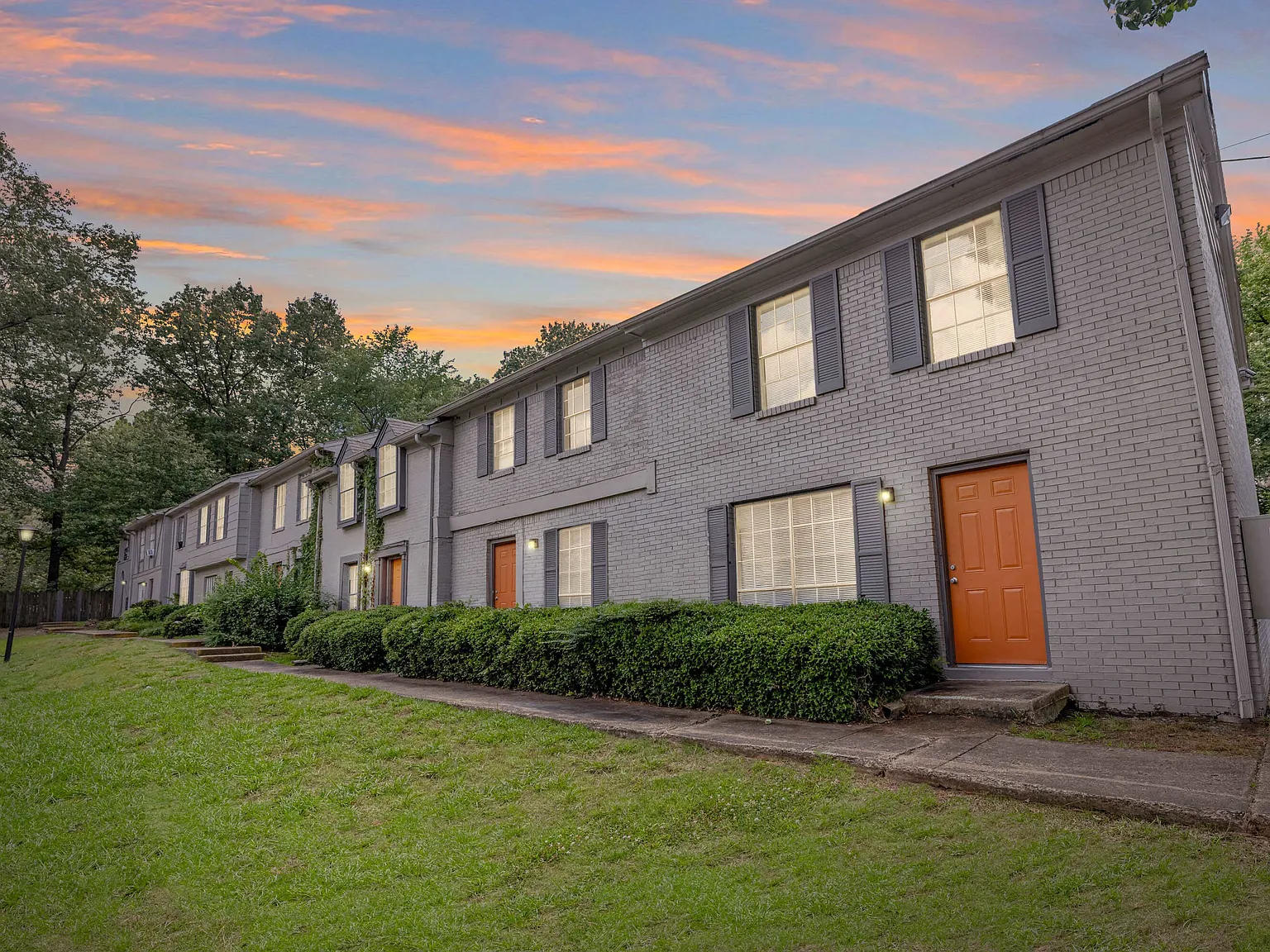 Emerald Pointe — Photo 1