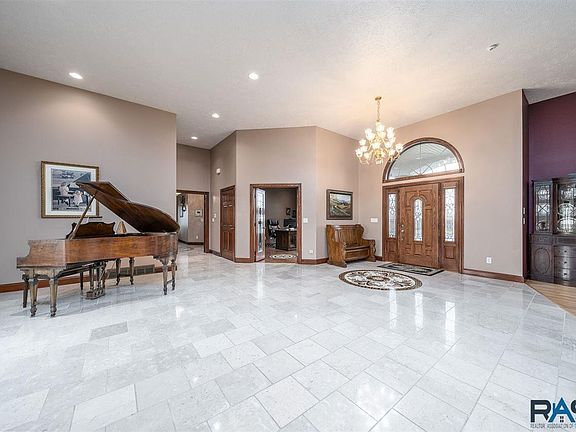 3rd image of 47156 S Clubhouse Rd