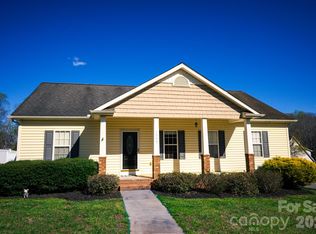 1009 Preston Dr, Lowell, NC