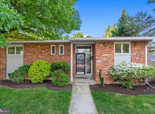 2954 Viewpoint Rd, Alexandria, VA 22314