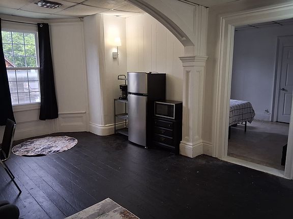 2nd image of 76 Silver Ln Floor 2