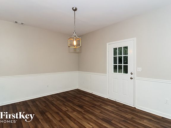 4th image of 130 Lexington Parke Dr
