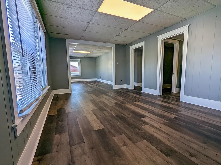 155 Queen St #3 — Photo 3