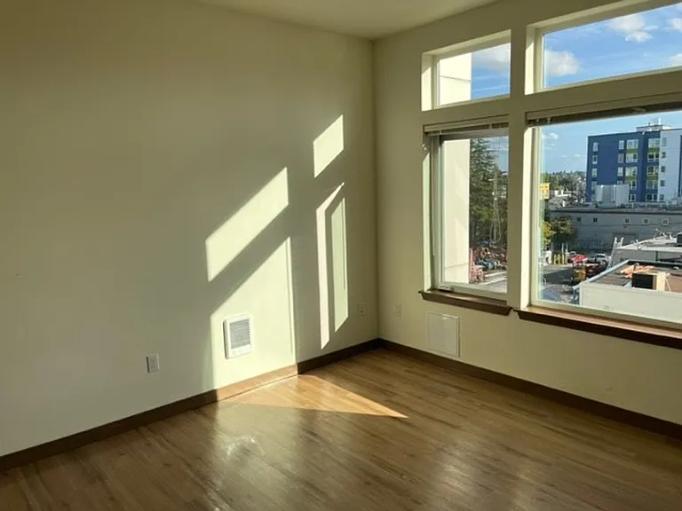 Midtown Flats — Photo 15