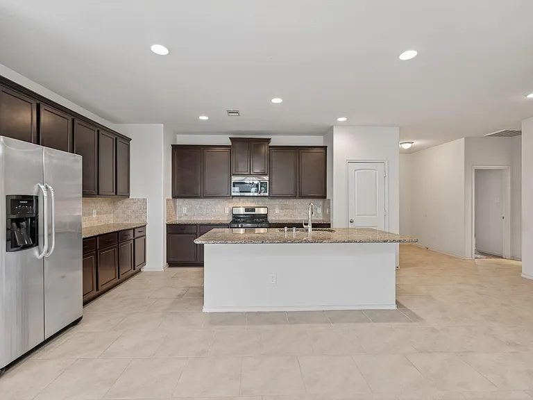 138 Meadow Grove Dr — Photo 15