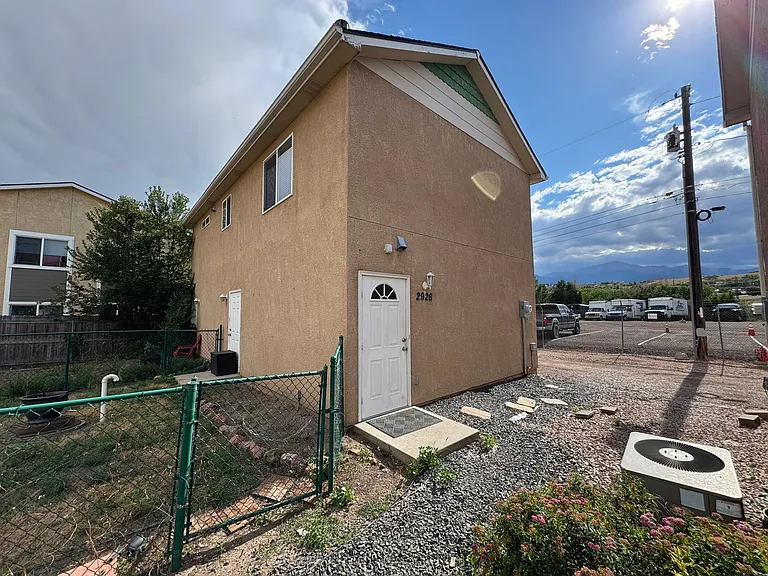 2926 Main St #B — Photo 1