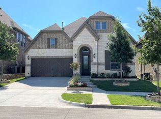 914 Red Maple Rd, Euless, TX 76039