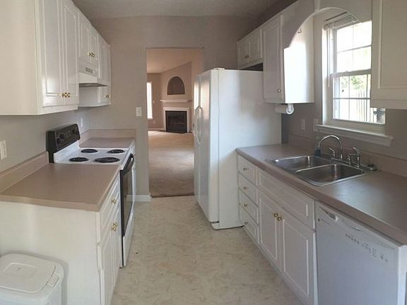 3rd image of 106 Shelby Dr