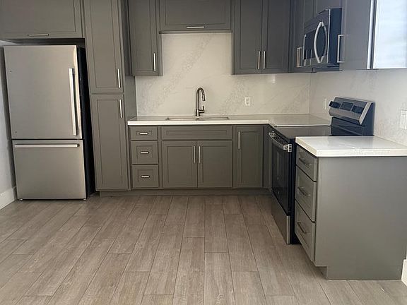 5th image of 814 S Central Ave APT 2