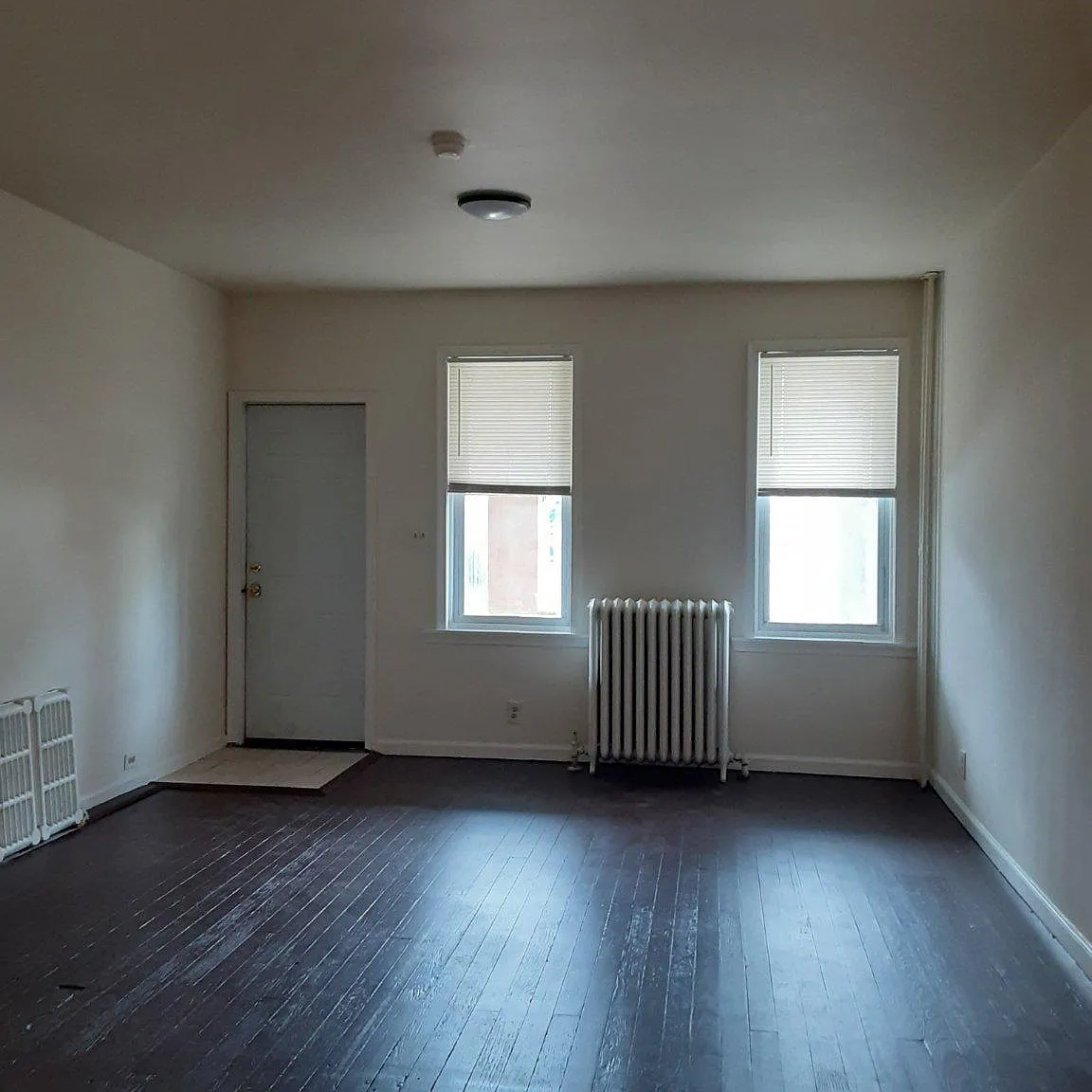 3 bed, 1.0 bath, 1150 sqft, $1,600 — Photo 3