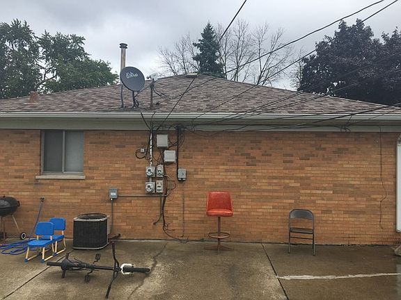 2nd image of 788 Greenbay Ave