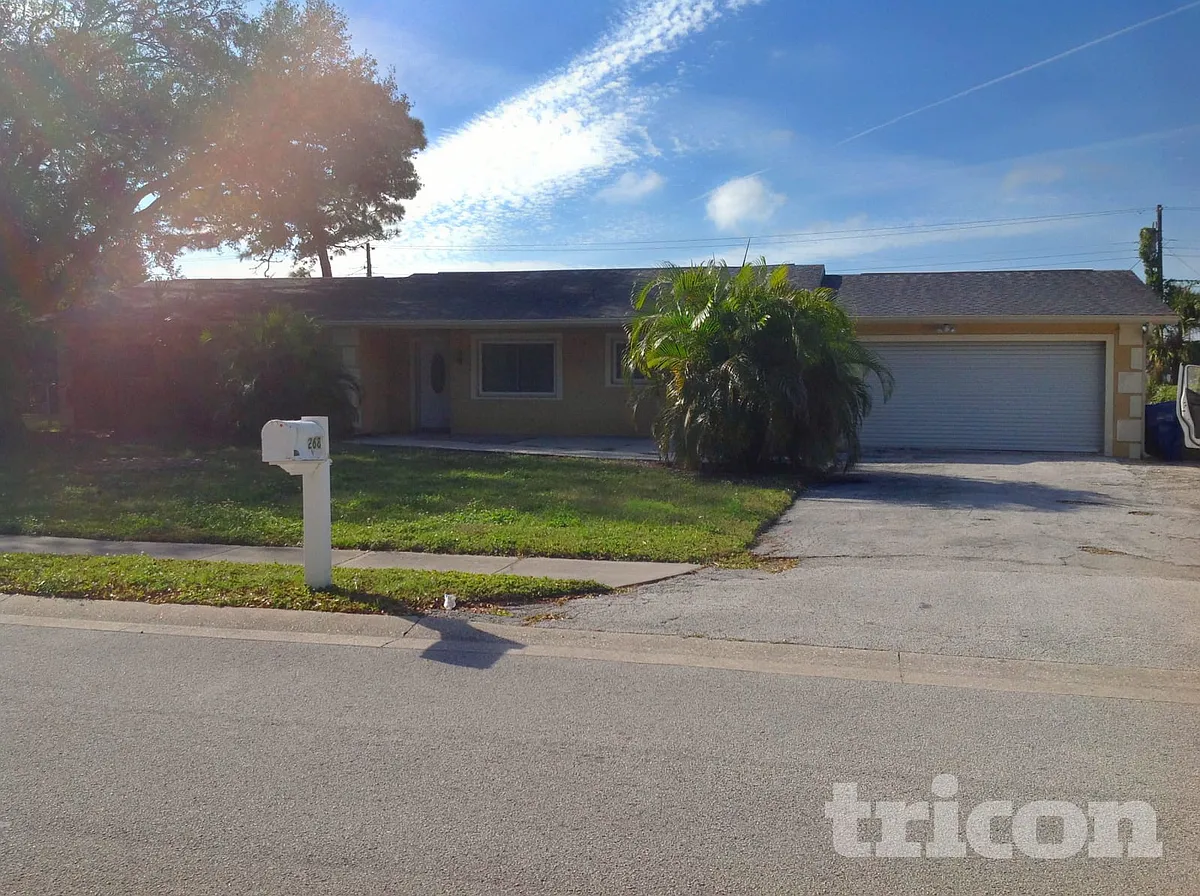 Building Photo - 268 Plumosa Dr