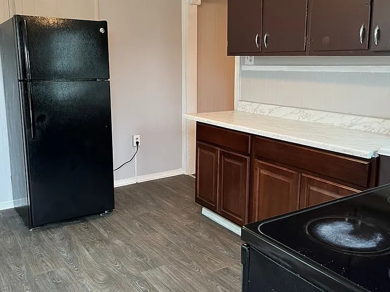 410 Locust — Photo 1