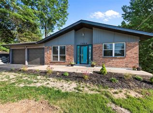7864 Becker Rd, Saint Louis, MO 63129