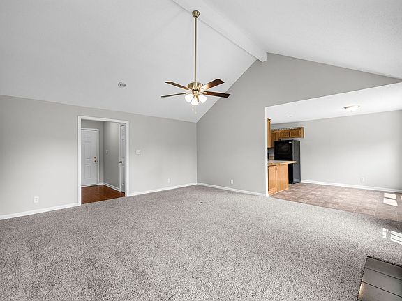 5th image of 202 Tuscon Ct