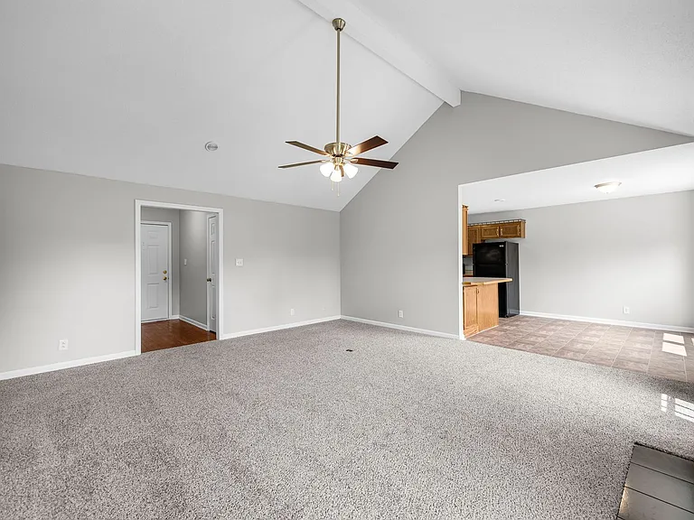 202 Tuscon Ct — Photo 5
