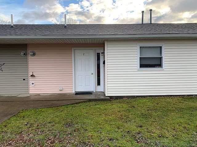 1st image of 98 Plum St