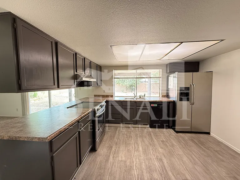 1016 W Nido Ave — Photo 8