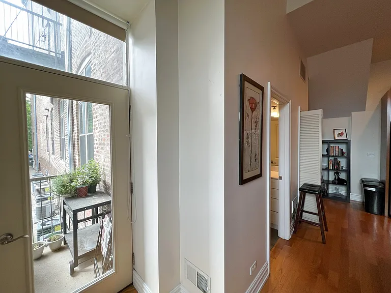 1470 W Carmen Ave #104 — Photo 5