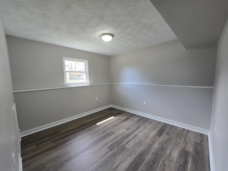 10200 Stroud Ln — Photo 14