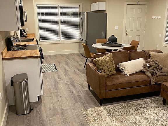 5th image of 120 Claudia Ln